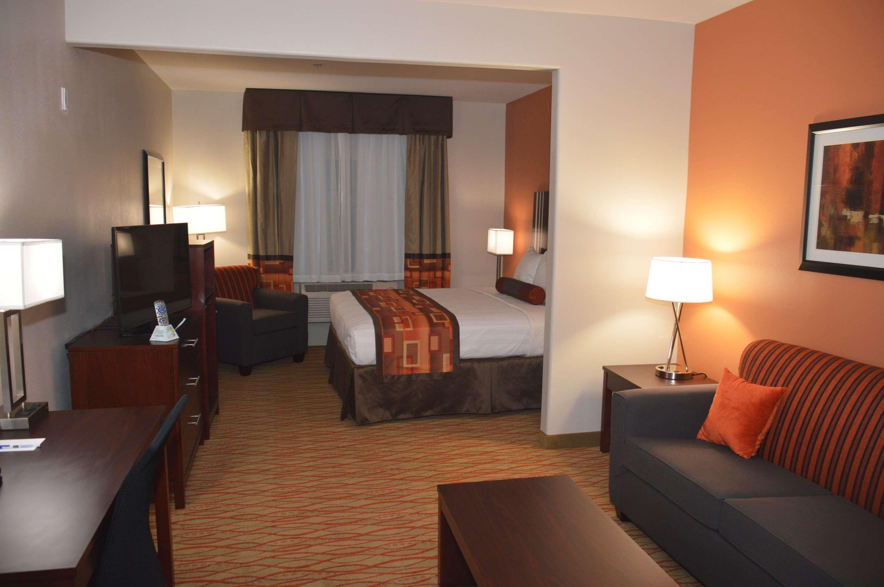Best Western Plus Spring Inn & Suites Екстер'єр фото