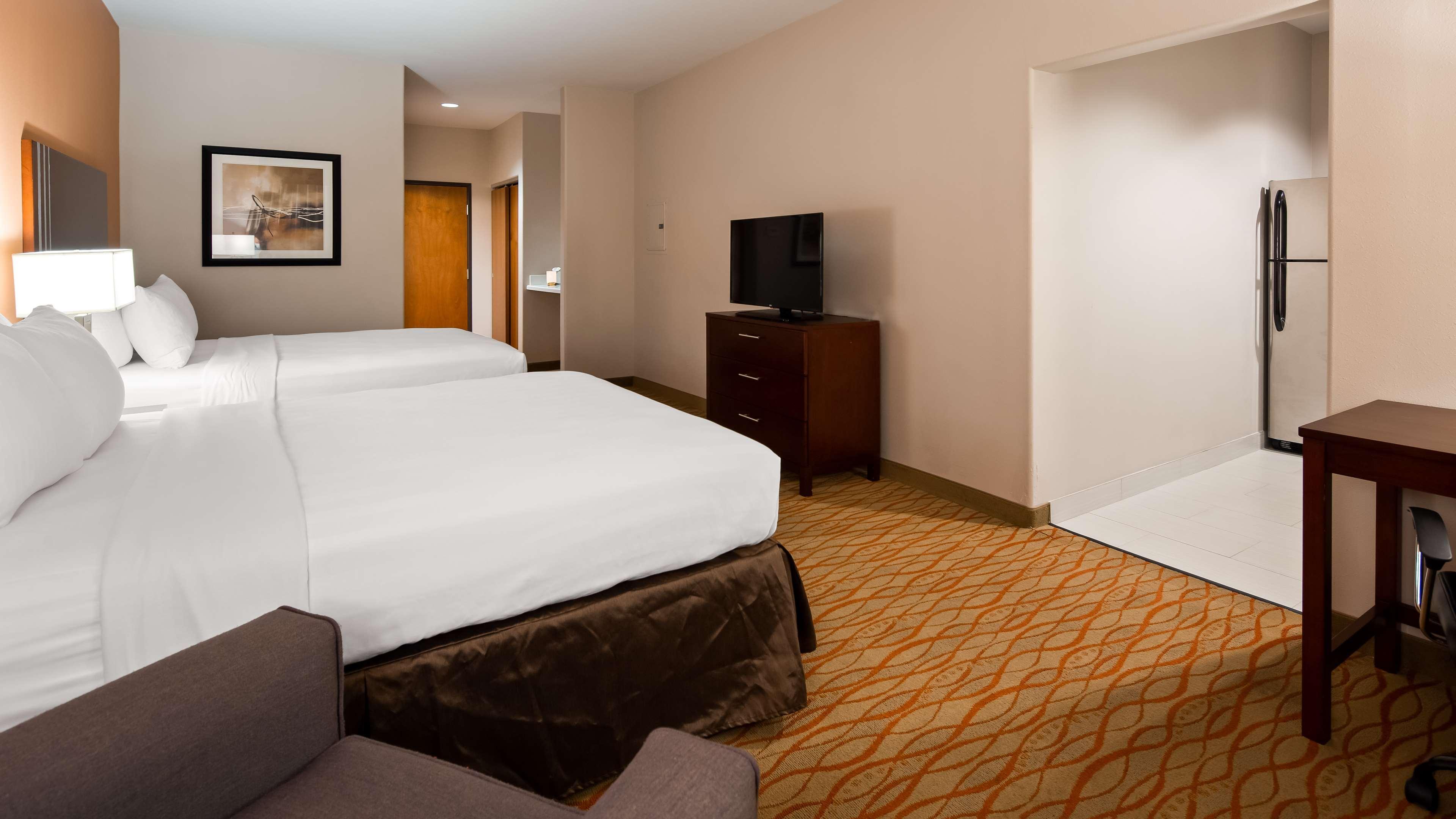 Best Western Plus Spring Inn & Suites Екстер'єр фото