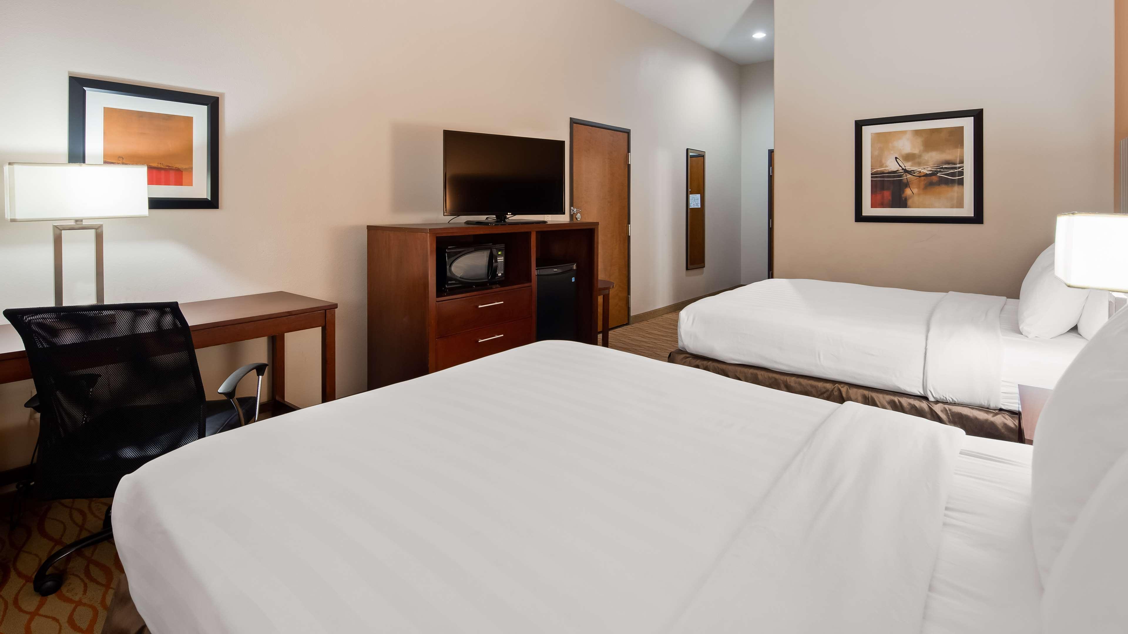Best Western Plus Spring Inn & Suites Екстер'єр фото