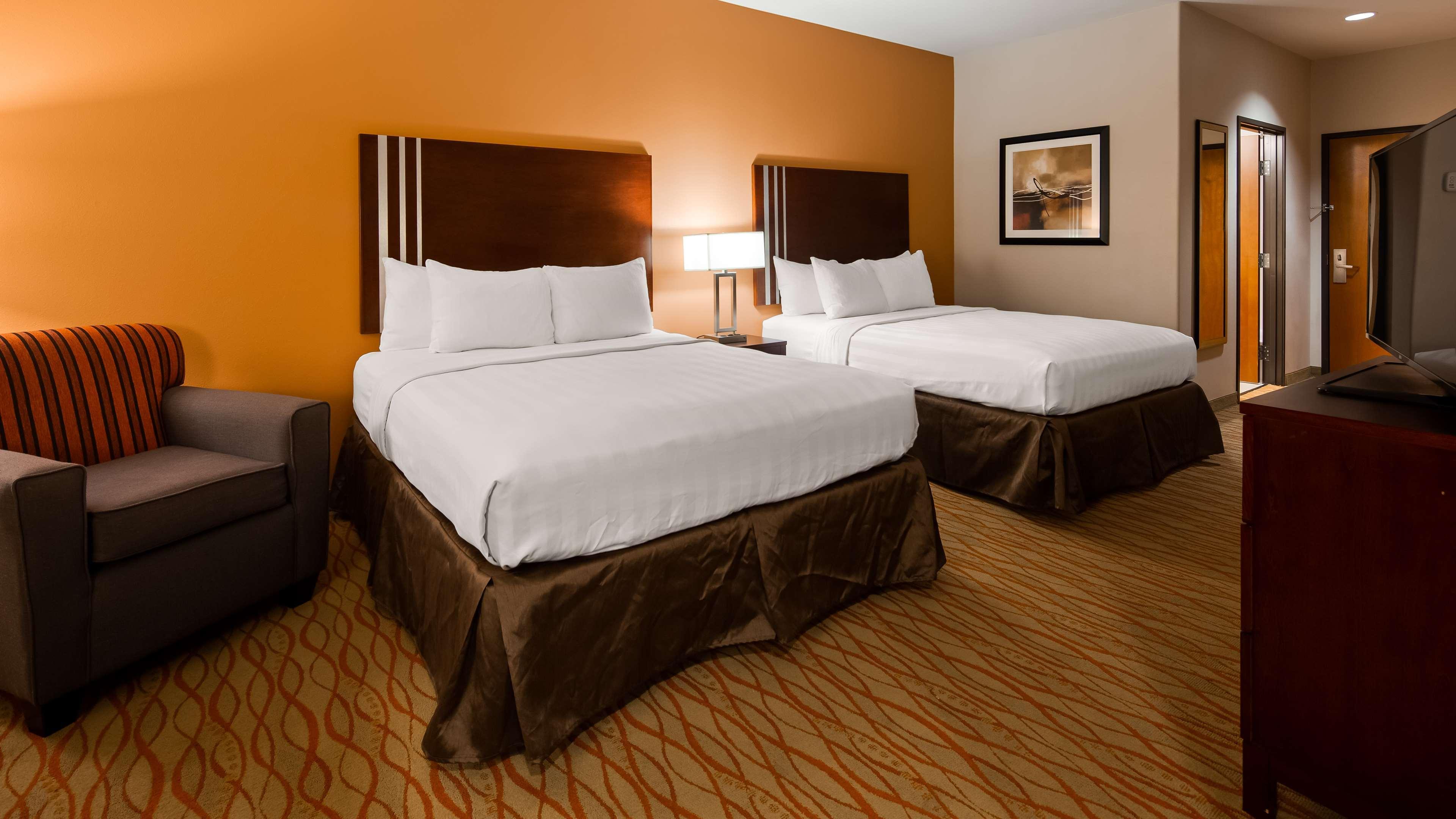 Best Western Plus Spring Inn & Suites Екстер'єр фото
