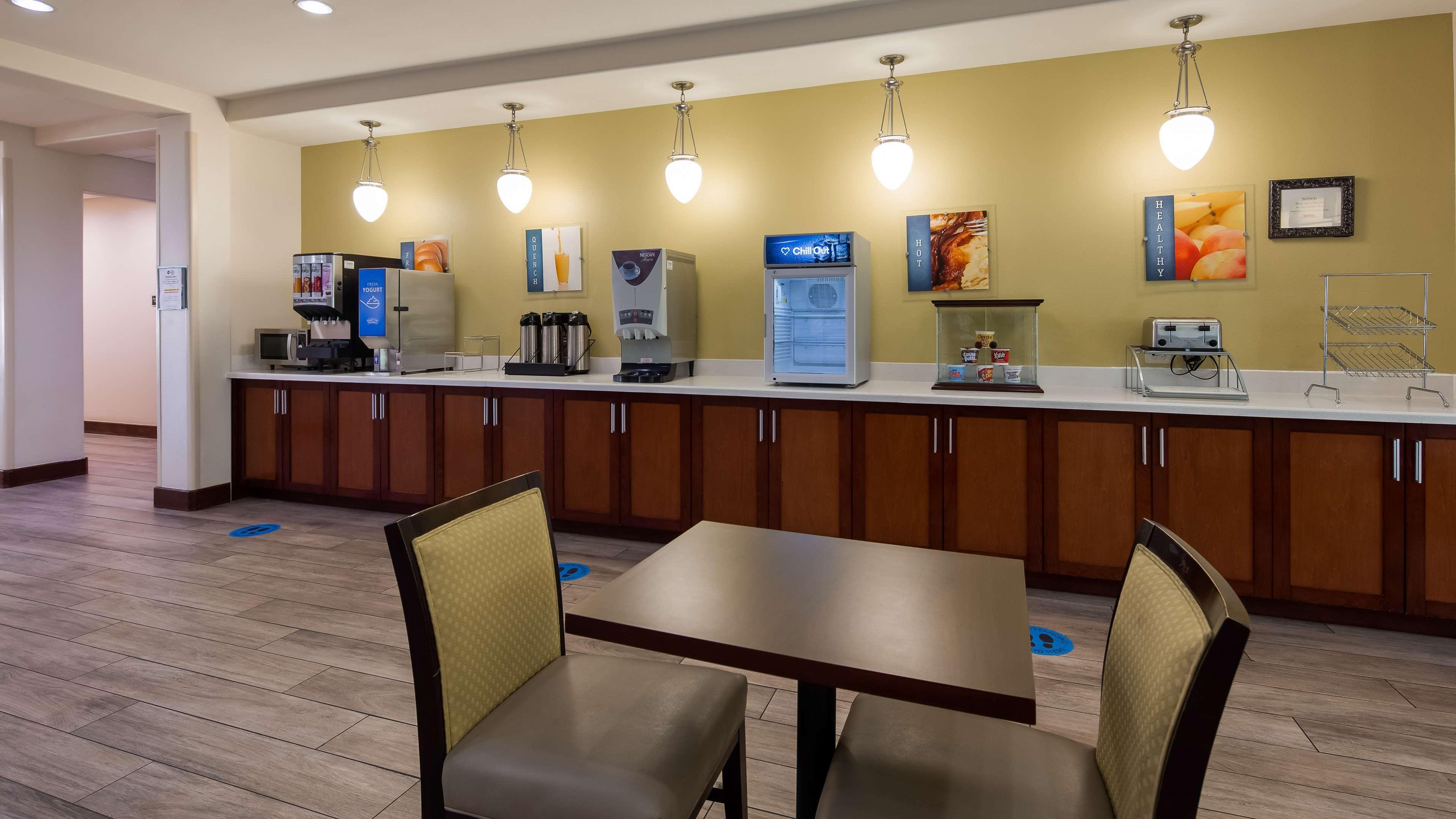Best Western Plus Spring Inn & Suites Екстер'єр фото