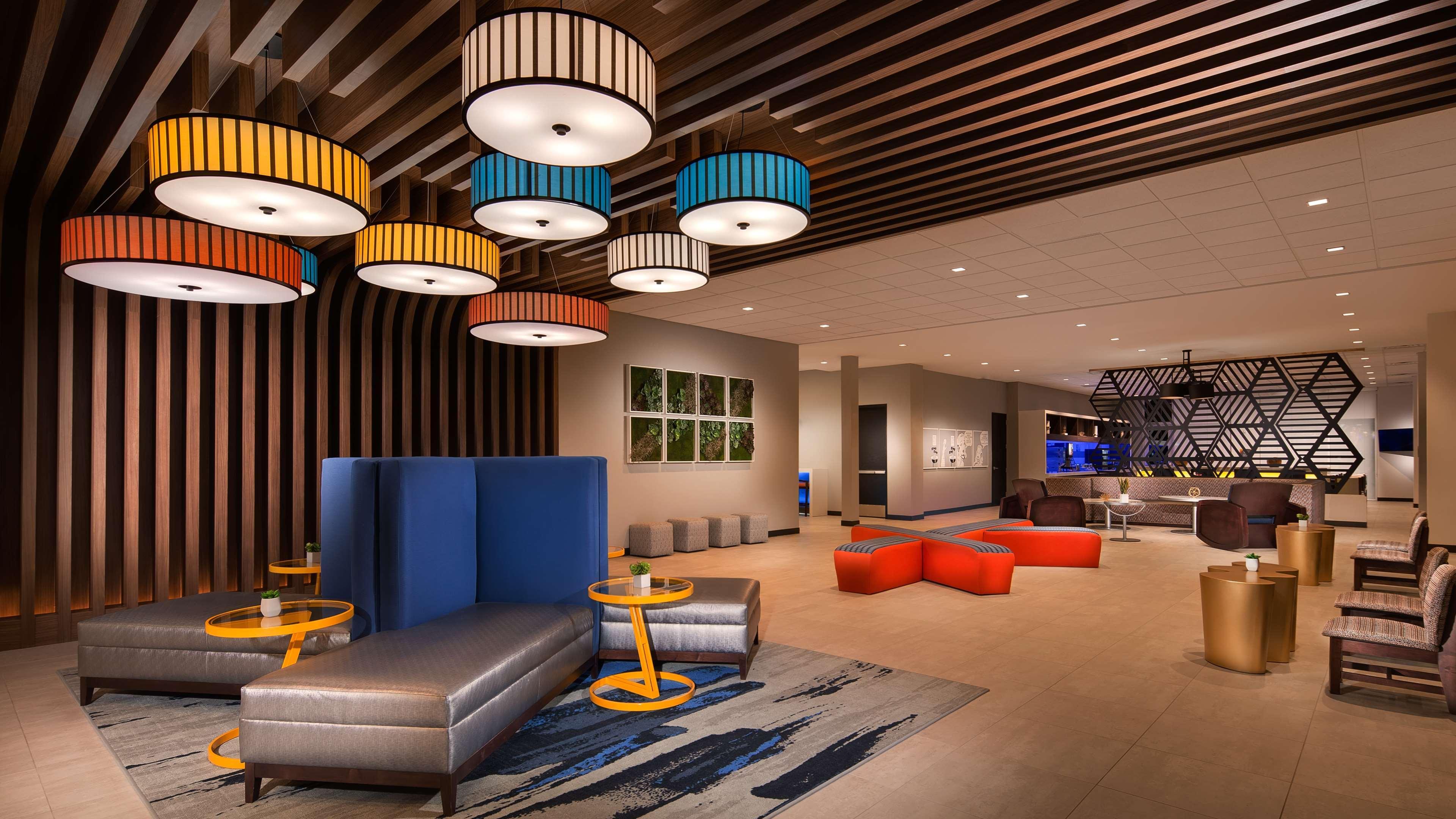 Best Western Plus Spring Inn & Suites Екстер'єр фото