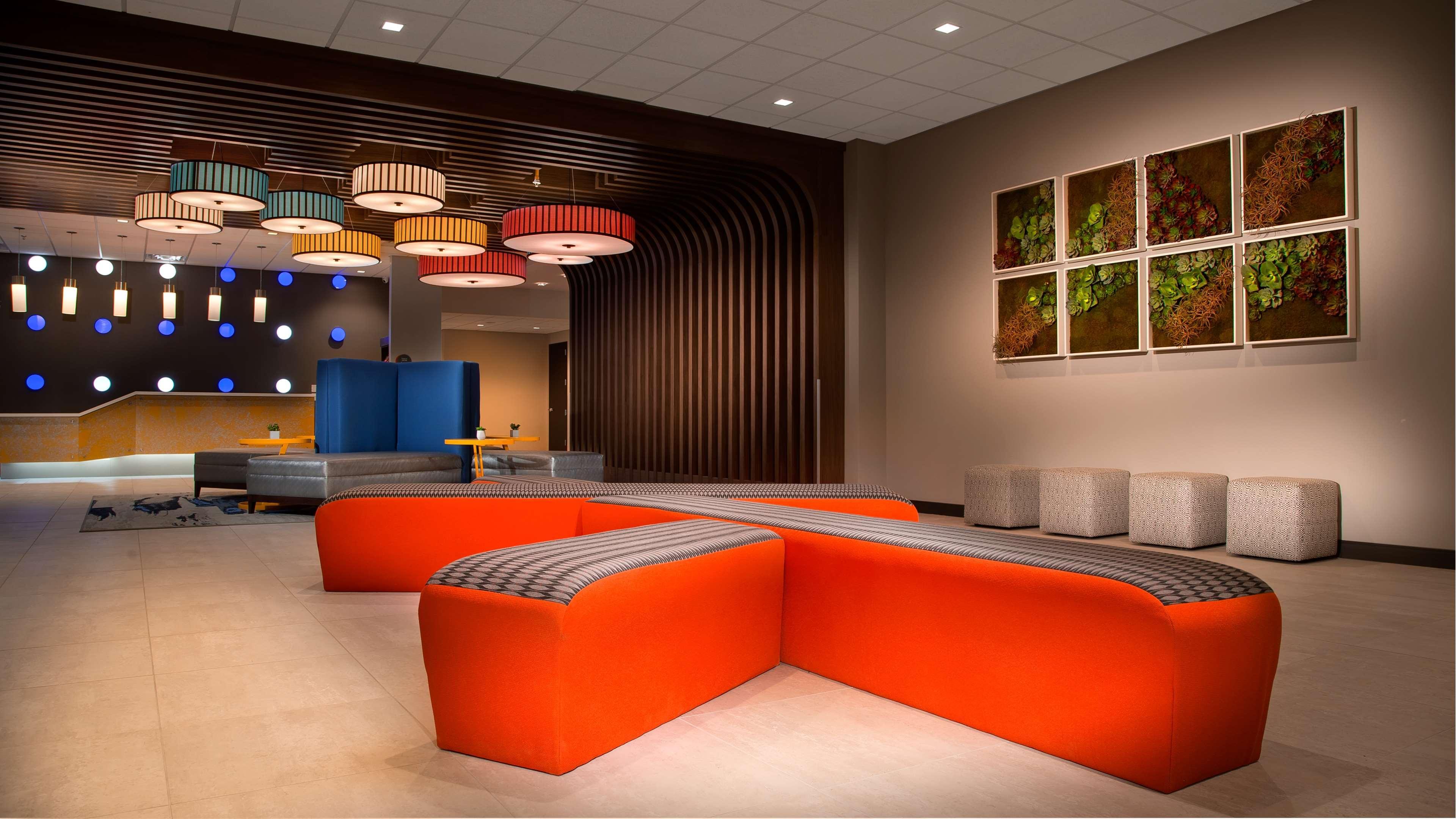 Best Western Plus Spring Inn & Suites Екстер'єр фото