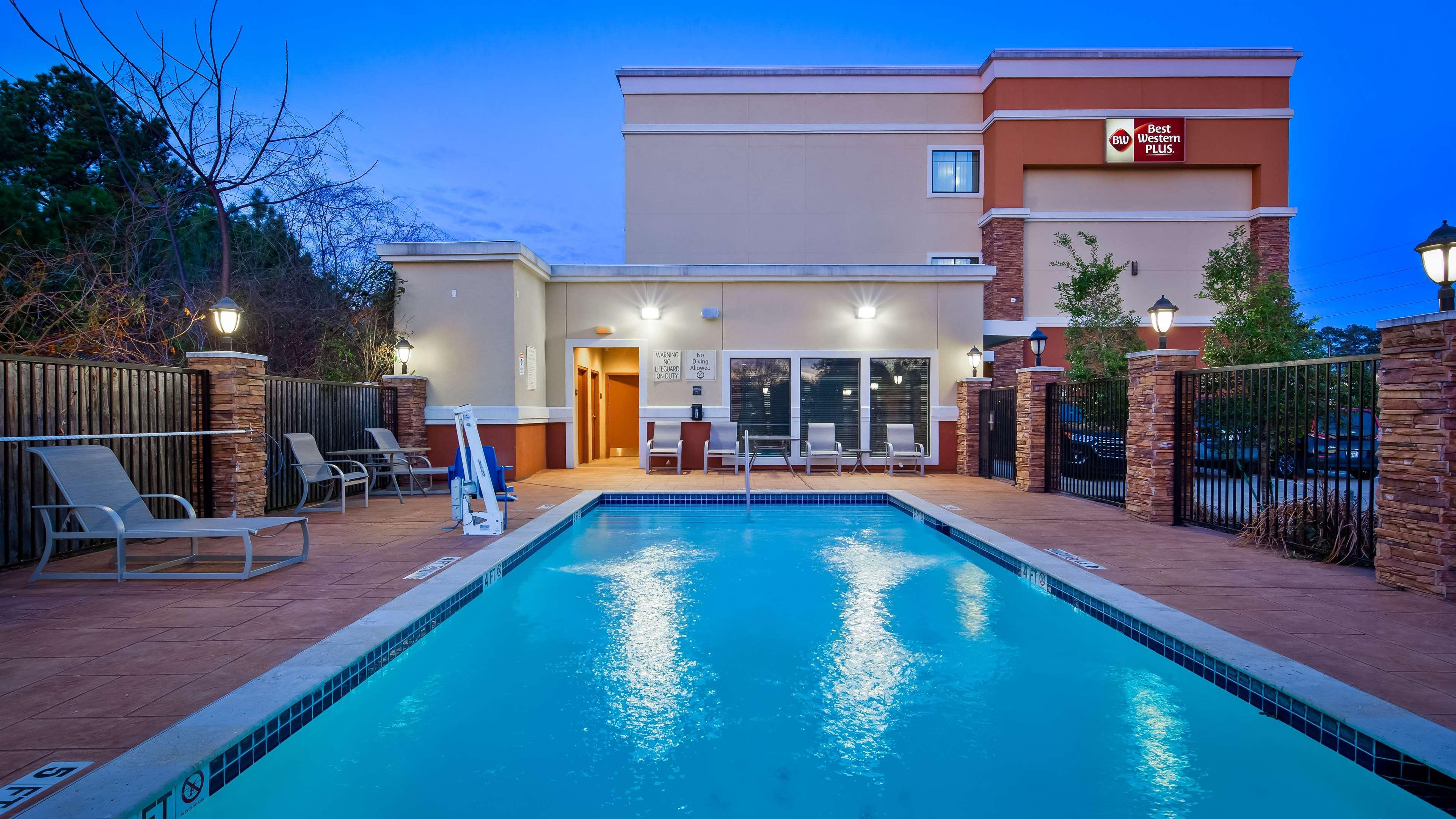 Best Western Plus Spring Inn & Suites Екстер'єр фото